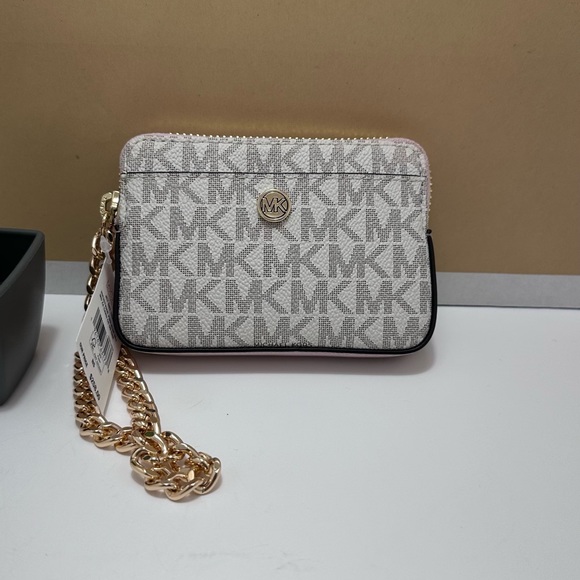 Michael Kors Card Holder - Picture 4 of 8